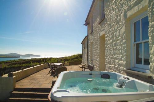 St Brides House | Upper Porthmawr - 5 Bedroom Cottage - Whitesands