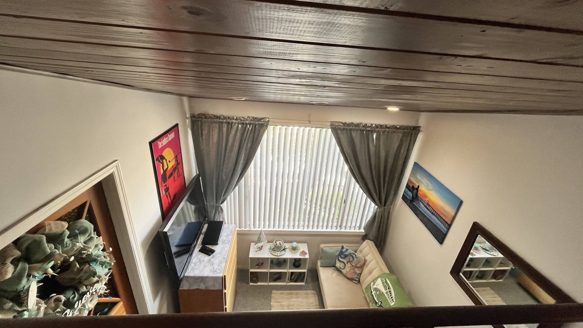 Malaga Cove Apartment | Upper Riviera-private, quiet, home away from home great for visiting relatives!