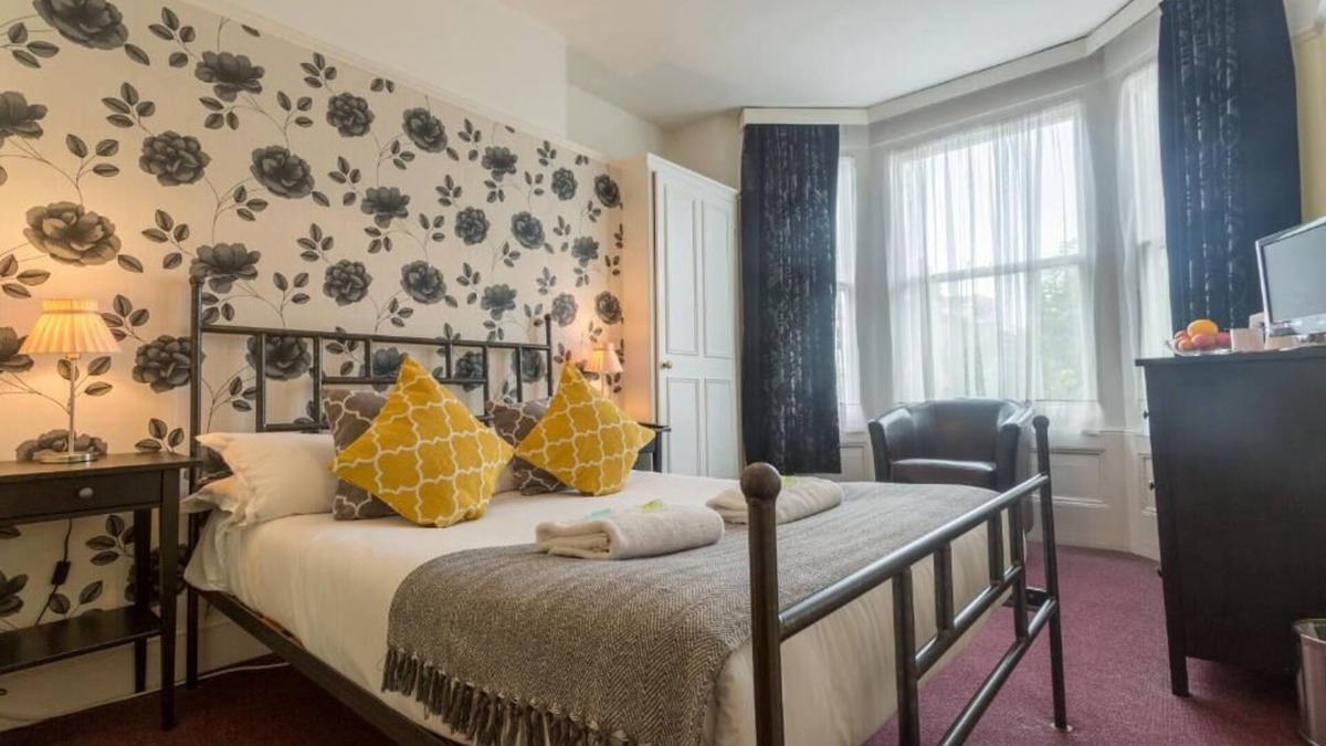 Brighton Hotel | Upper Rock 7 - double room en-suite