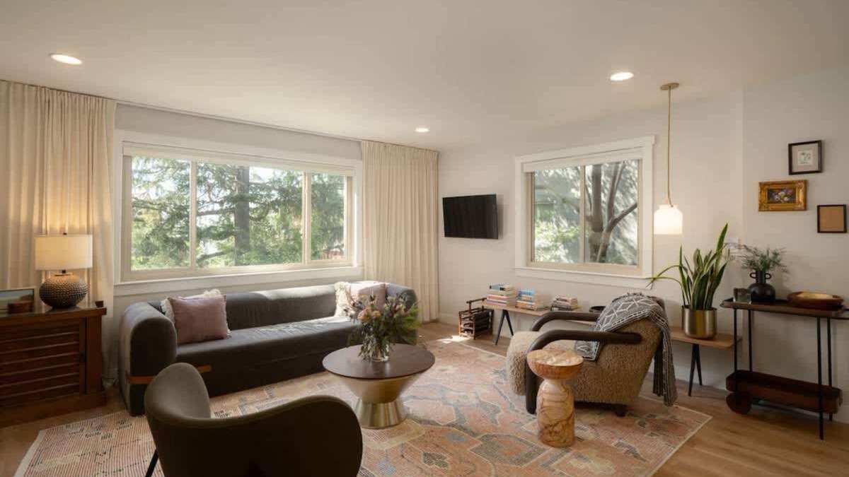 Upper Rockridge House | Upper Rockridge Luxury Mid-Century Escape