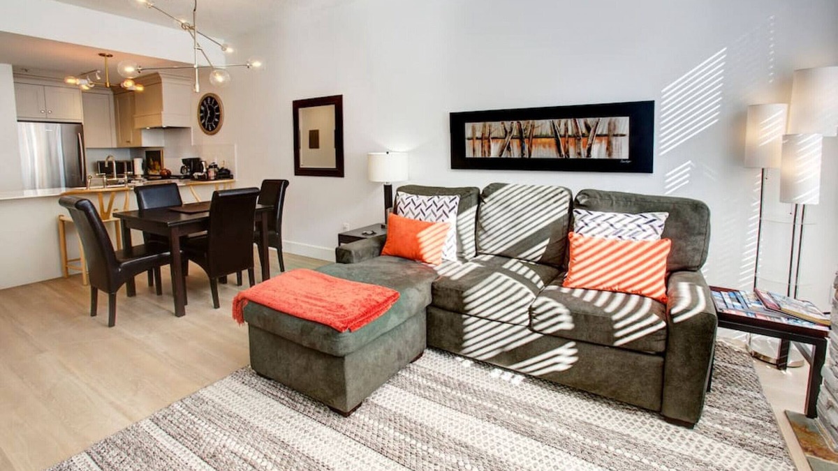 Upper Village Condo | Upper Village Modern 1BR:Sleeps 4,Near Restaurants & Gondola!