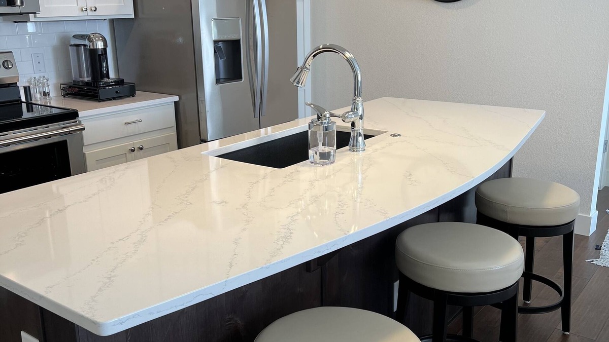 Rigden Farm Apartment | Upscale, 2 bedroom, 2 bath apartment. Convenient location at Rigden Farm.