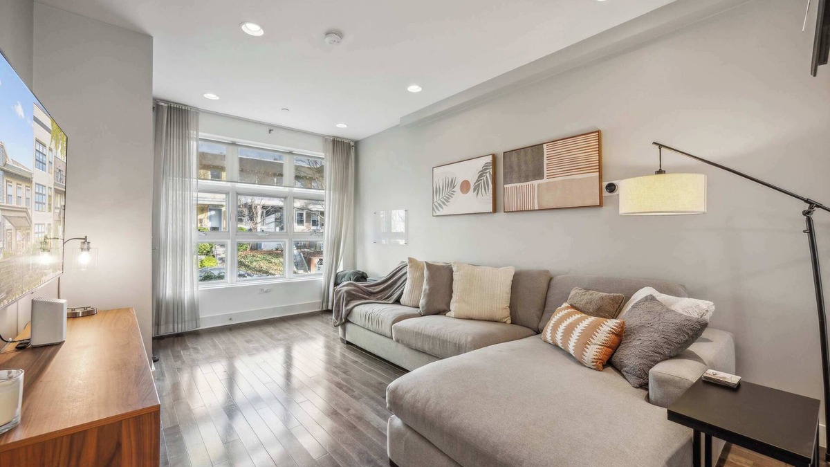 NoMa House | Upscale 2BR/2.5BA in NoMA, close to Union Station, National Mall, Union Market a