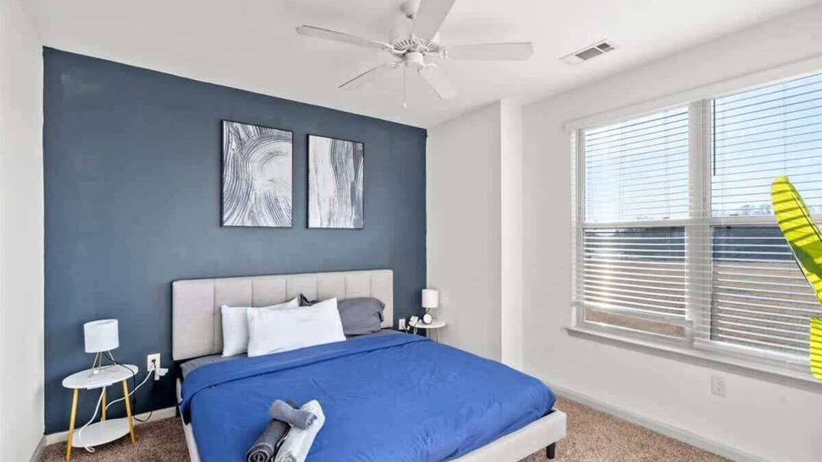 Charlotte Apartment | Upscale 2BR King Suite Mins to Uptown Charlotte