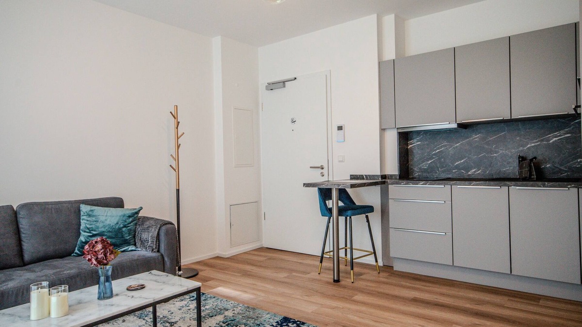 Rheindahlen-Land Apartment | Upscale apartment with living area + kitchen