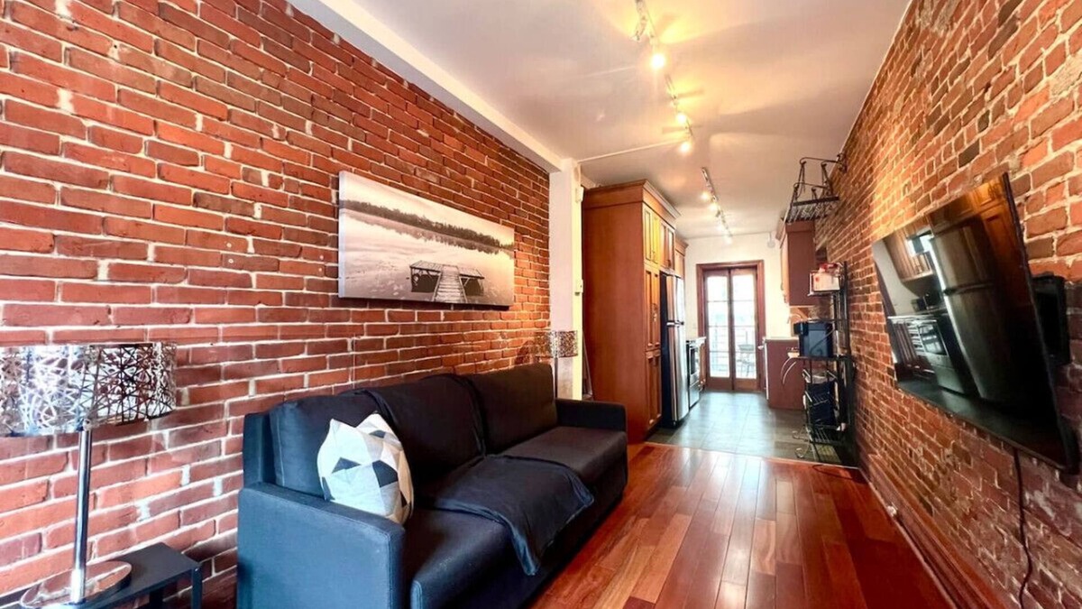 Saint-Jean-Baptiste Apartment | Upscale condo in Saint-Jean-Baptiste
