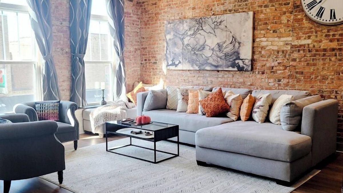 Millersburg Apartment | Upscale Downtown Getaway Walk to Shops & Dining