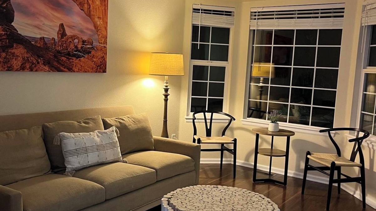 Aurora House | Upscale Dreamy Retreat! #1 Overall Pick! Cozy King beds+WiFi+Amazing Backyard