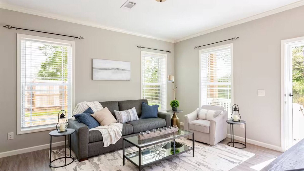 Harvest Apartment | Upscale Duplex Getaway for 4 near Madison