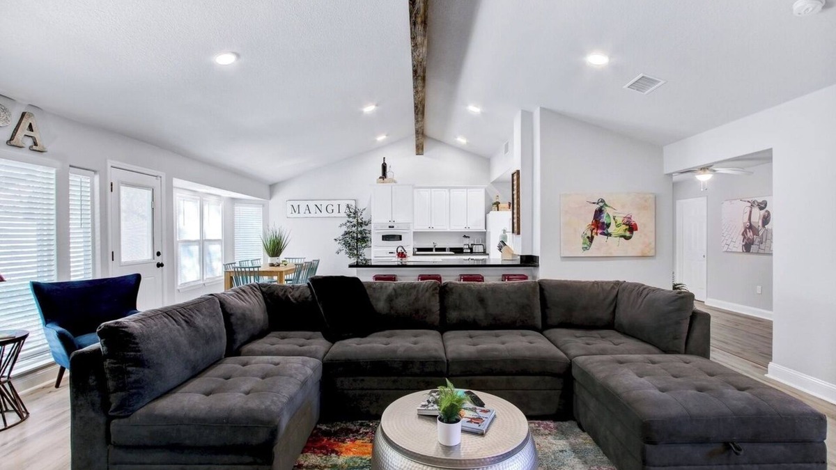 San Antonio House | Upscale Gem 5BR, 3B close to many attractions