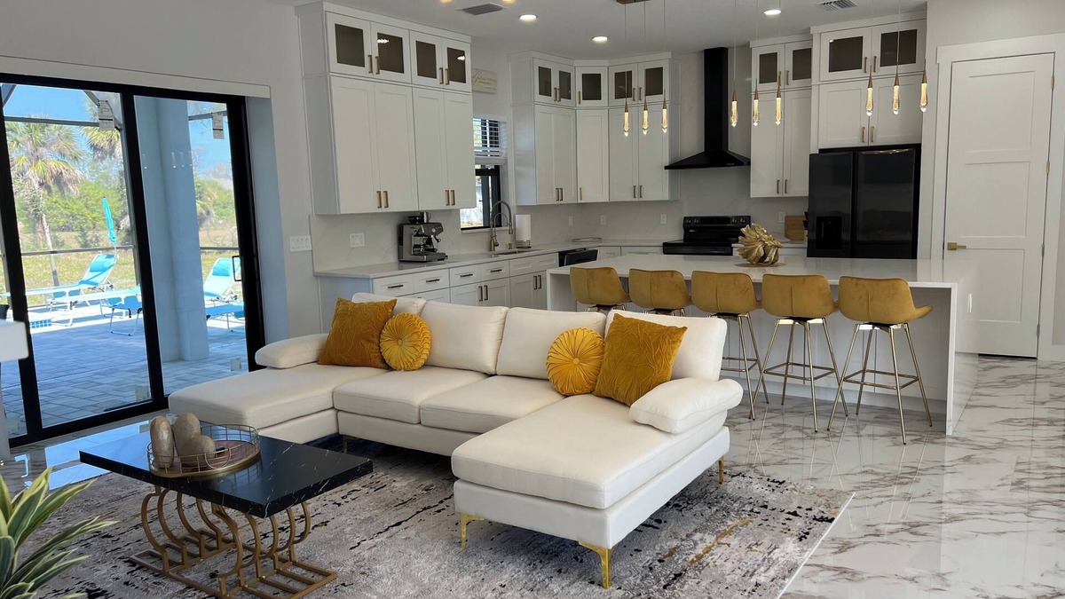 Pine Valley House | Upscale Getaway