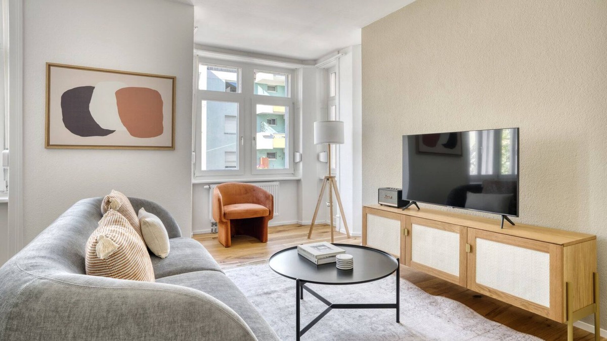Gundeldingen Apartment | Upscale Gundelingen 4 Room w/W/D & Storage, nr Train Station, by Blueground