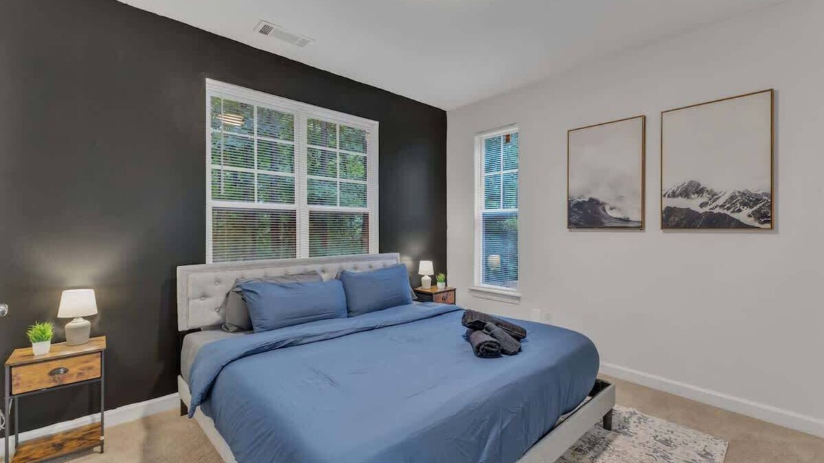 Southwest Raleigh Apartment | Upscale King 2BR Suite Mins to Downtown Raleigh!