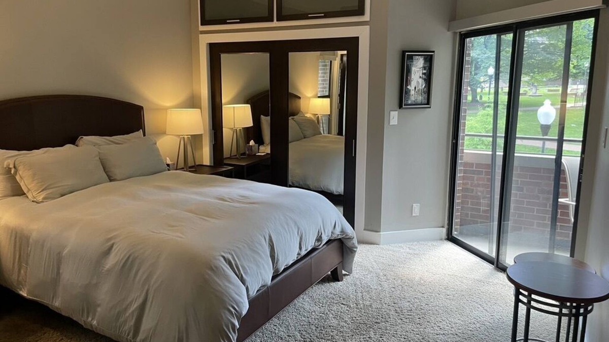 Charlotte Center City Condo | Upscale luxury contemporary uptown condo with park views, deck