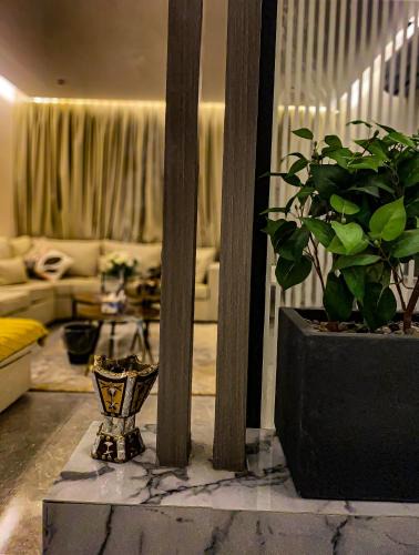 Riyadh Apartment | Upscale modern apartment شقة راقية أمام محطة الميترو