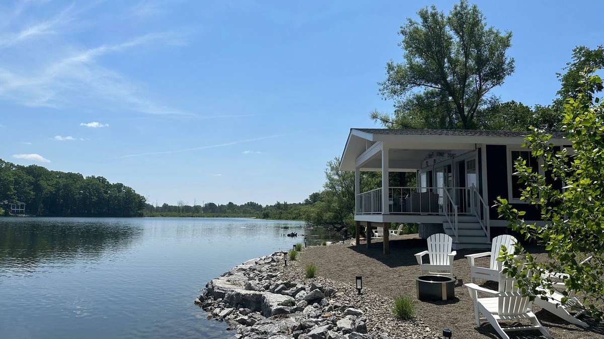 Lily Dale Cottage | Upscale Newly Renovated Blue Canoe Lakefront-Directly on C4C Snowmobile Trail
