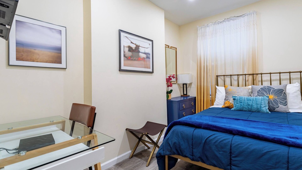 New Rochelle House | Upscale Relax near Yankee Stadium, and Columbia University "14 min drive"