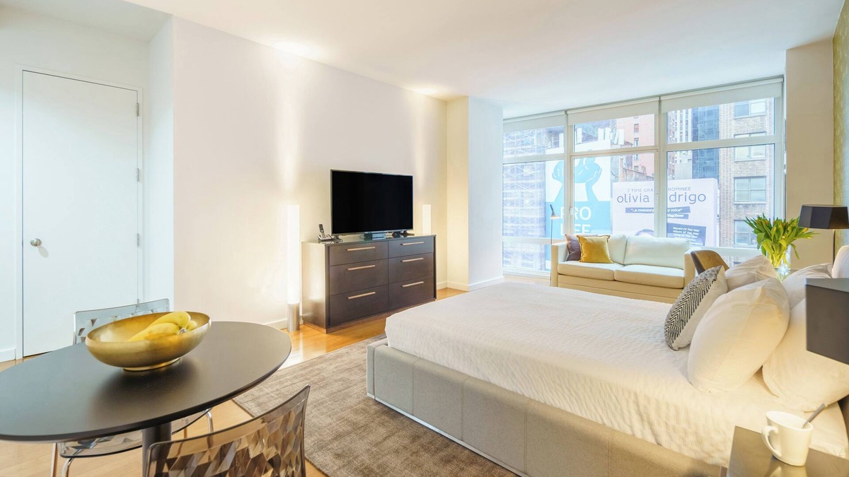 Central New York City Apartment | Upscale Studio in the Heart of Times Square