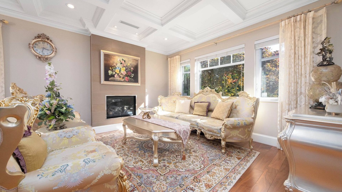 Kerrisdale House | Upscale Villa in quiet street with grand family living space and luxury bedrooms
