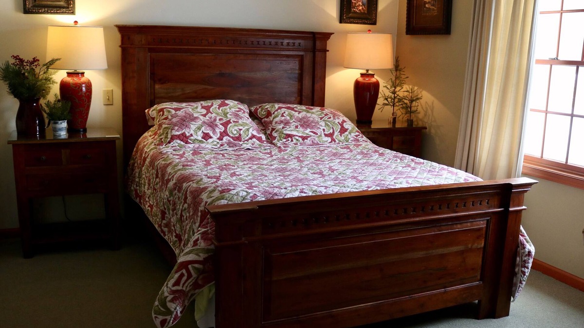 Waymart Condo | Upscale yet rustic haven in the Poconos!