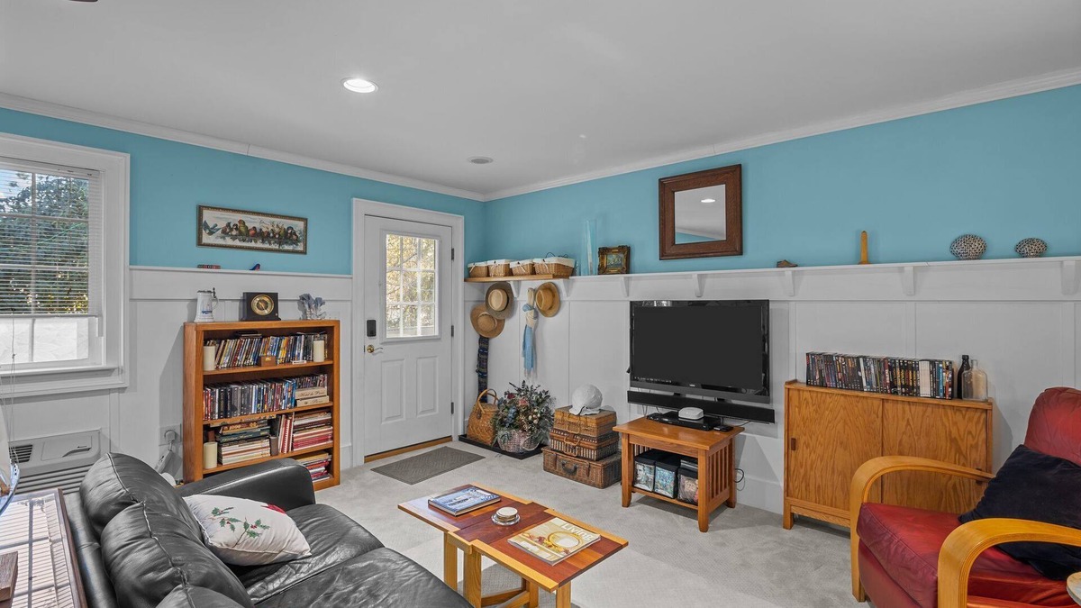 New Bern Apartment | Upstairs Apartment One Mile from Medical Center