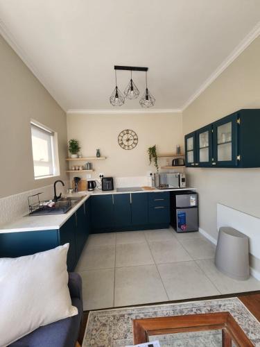 Walmer Apartment | Upstairs at 38