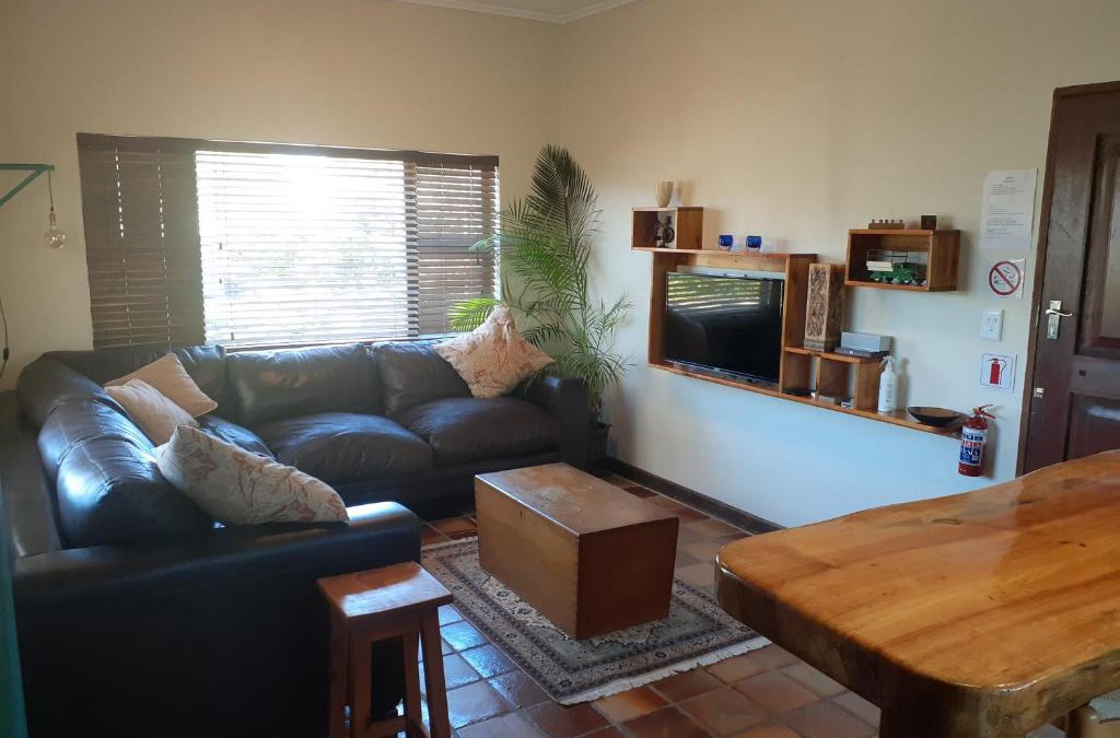 Strand Apartment | Upstairs