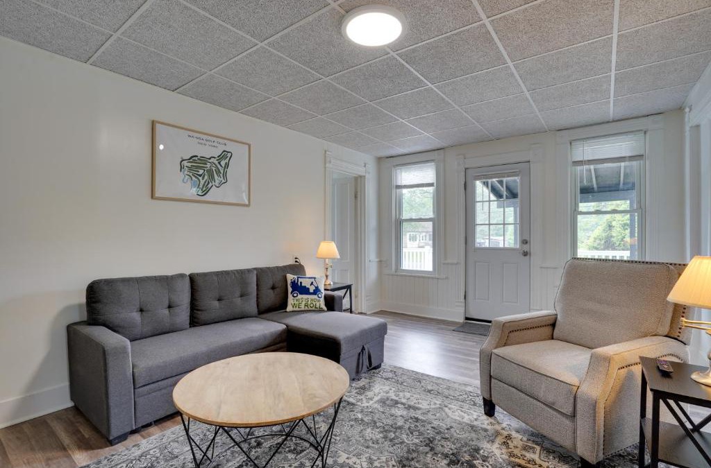 East Syracuse Apartment | Upstate New York Vacation Rental with Hot Tub!