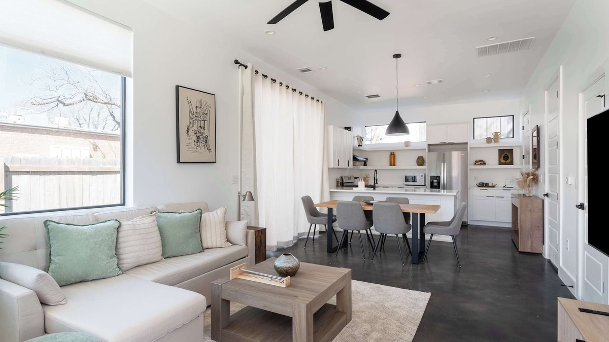 North Loop House | Upstay: Contemporary 2BR Retreat w Patio & BBQ