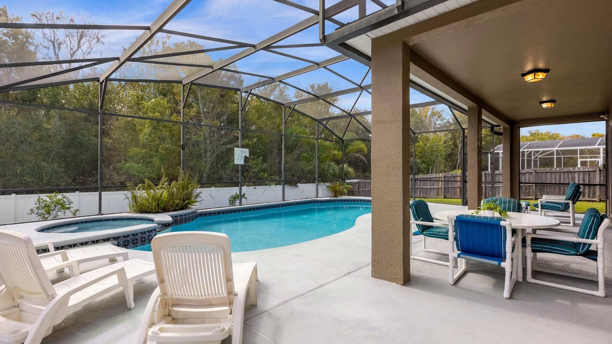 Crescent Lakes House | Upstay Home w Pool, Hot Tub & Patio - Pet Friendly