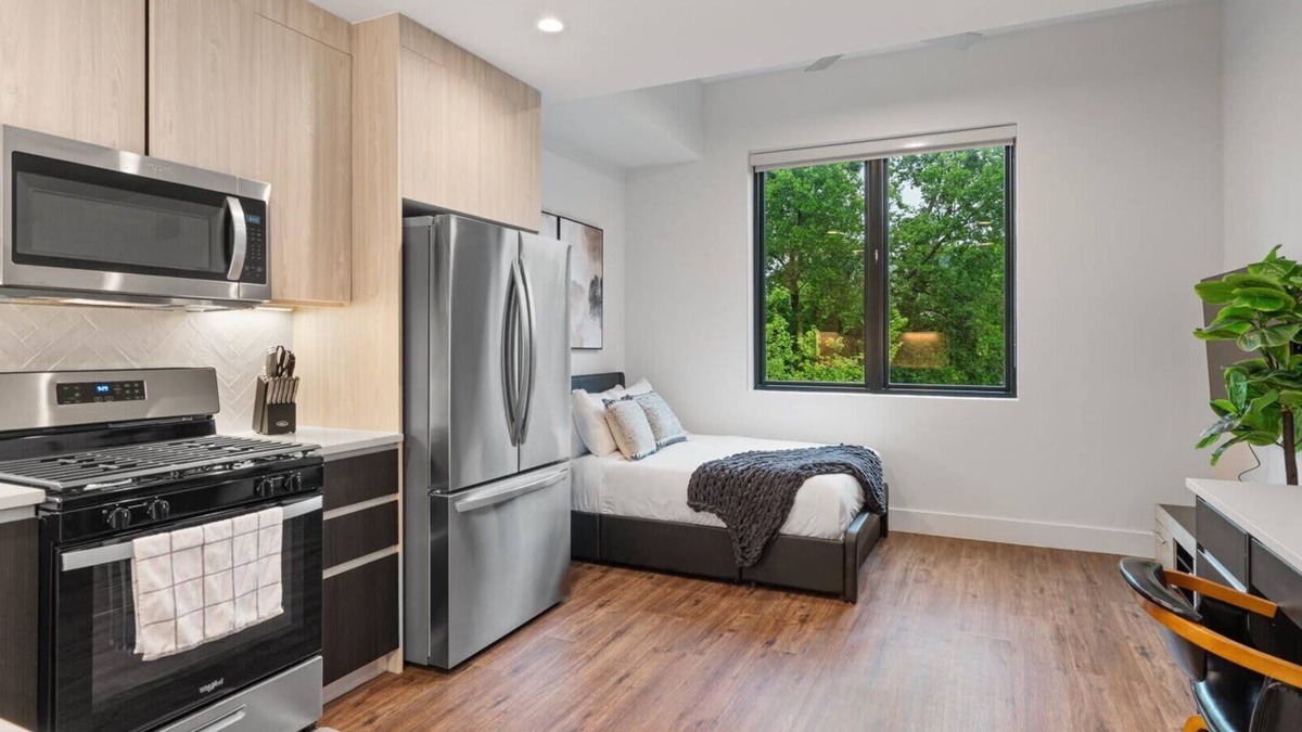 West Congress Apartment | Upstay: Stylish and Newly Renovated Apartment