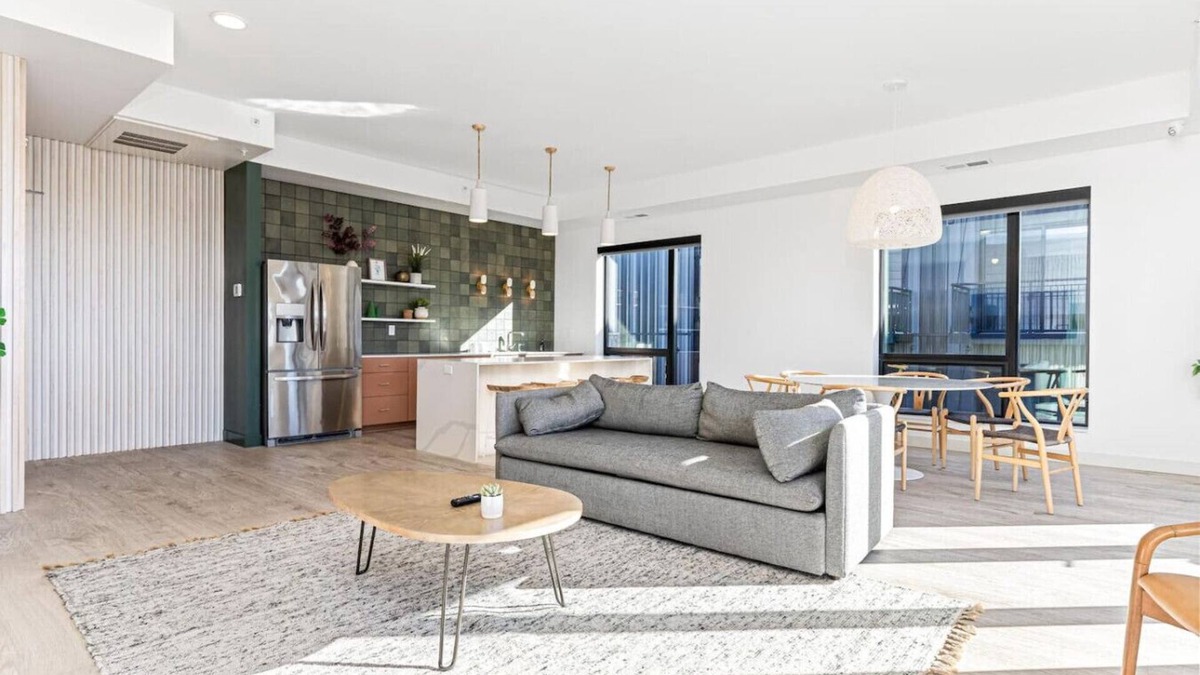 Uptown Apartment | Uptown Apartment| Lake View Near Mill City Museum