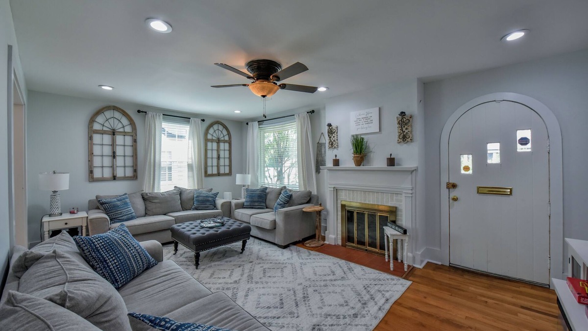 Forest Lake House | Uptown Bama House - Walk to the stadium & downtown!
