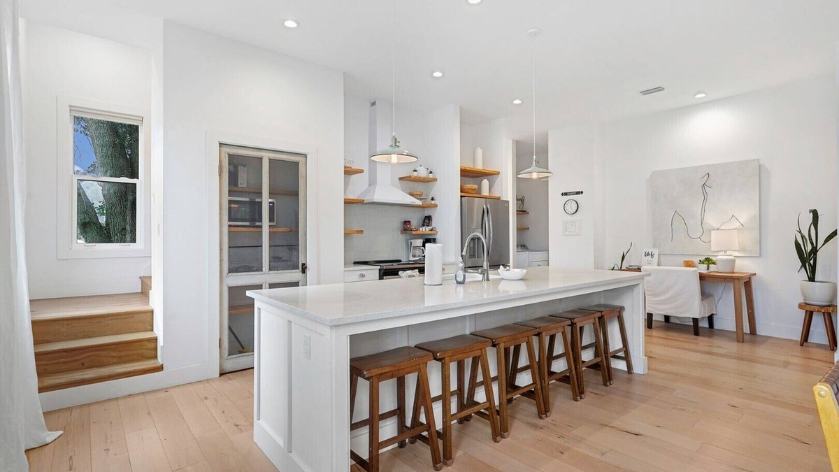 St. Augustine House | Uptown Carriage - 4 bedrooms Historic area