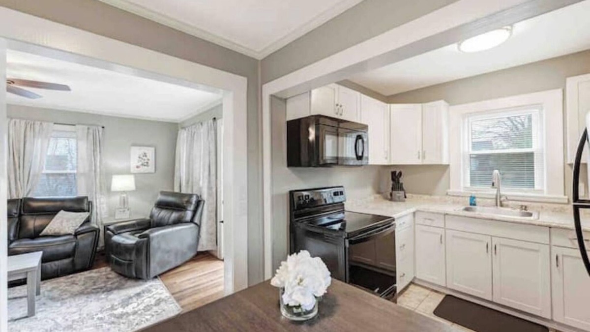 Lexington House | Uptown Cottage