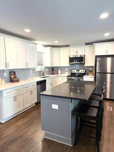 Sunset Road House | Uptown in 6 Mins - Game Deck