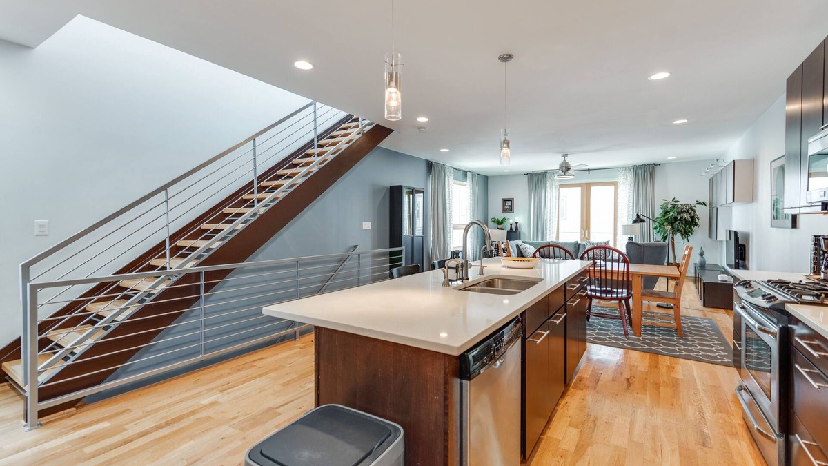 Third Ward House | Uptown Townhouse, Rooftop Terrace, 3 Story, 2 Bed