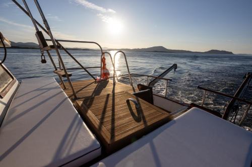 Porto San Paolo Boat Rental | Upupa Sailing a Night Onboard!