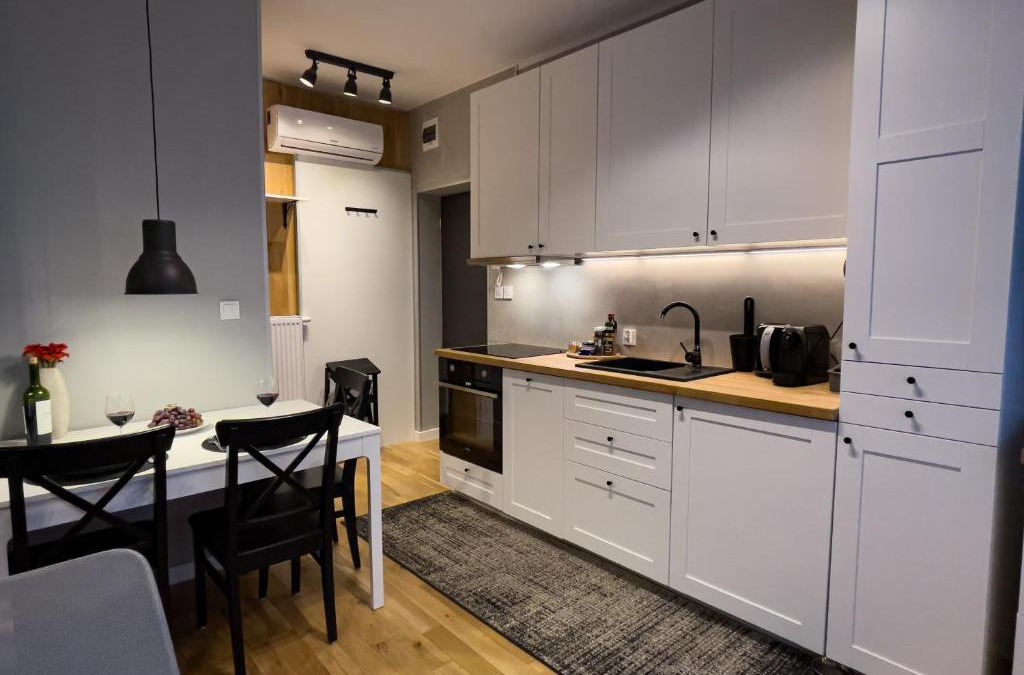 Chorzow Apartment | URABN APARTMENTS Studio with garden No 2A Chorzów Katowice FREE PRIVATE PARKING, Self CHECK-IN