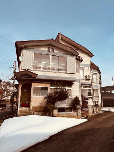 Minamiuonuma House | Urasa cottage at the station