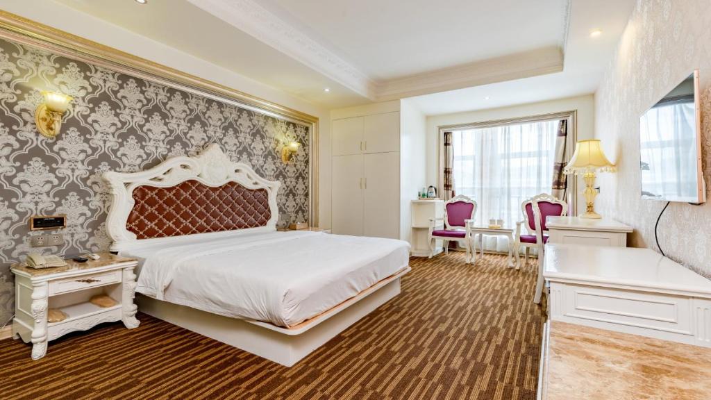 Youjiang District Hotel | URBA Hotel Henderson Plaza