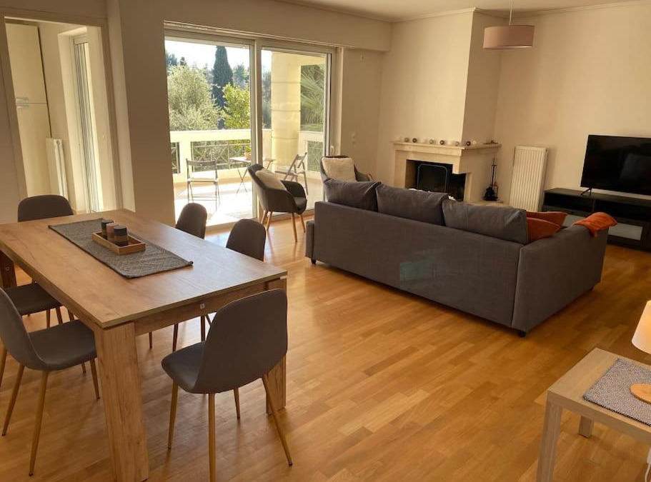 Khalandrion Apartment | Urban Apartment in Marousi with Rural View