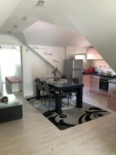 Kumanovo Apartment | Urban Apartment