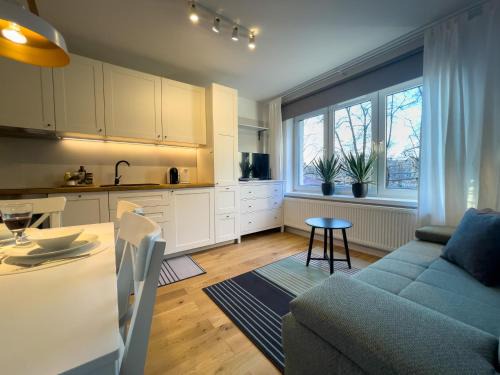 Chorzow Apartment | URBAN APARTMENTS Studio No 4A, FREE PRIVATE PARKING, Self CHECK-IN