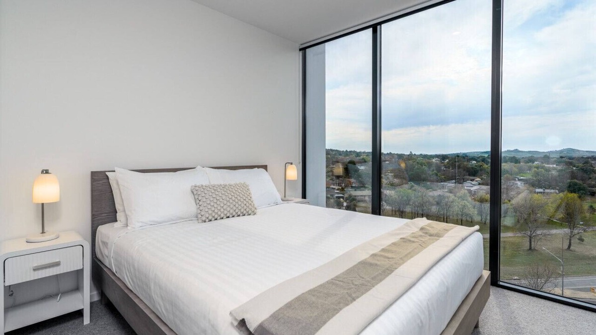 Phillip Apartment | Urban Apt in Phillip | 9mins to Canberra Hospital