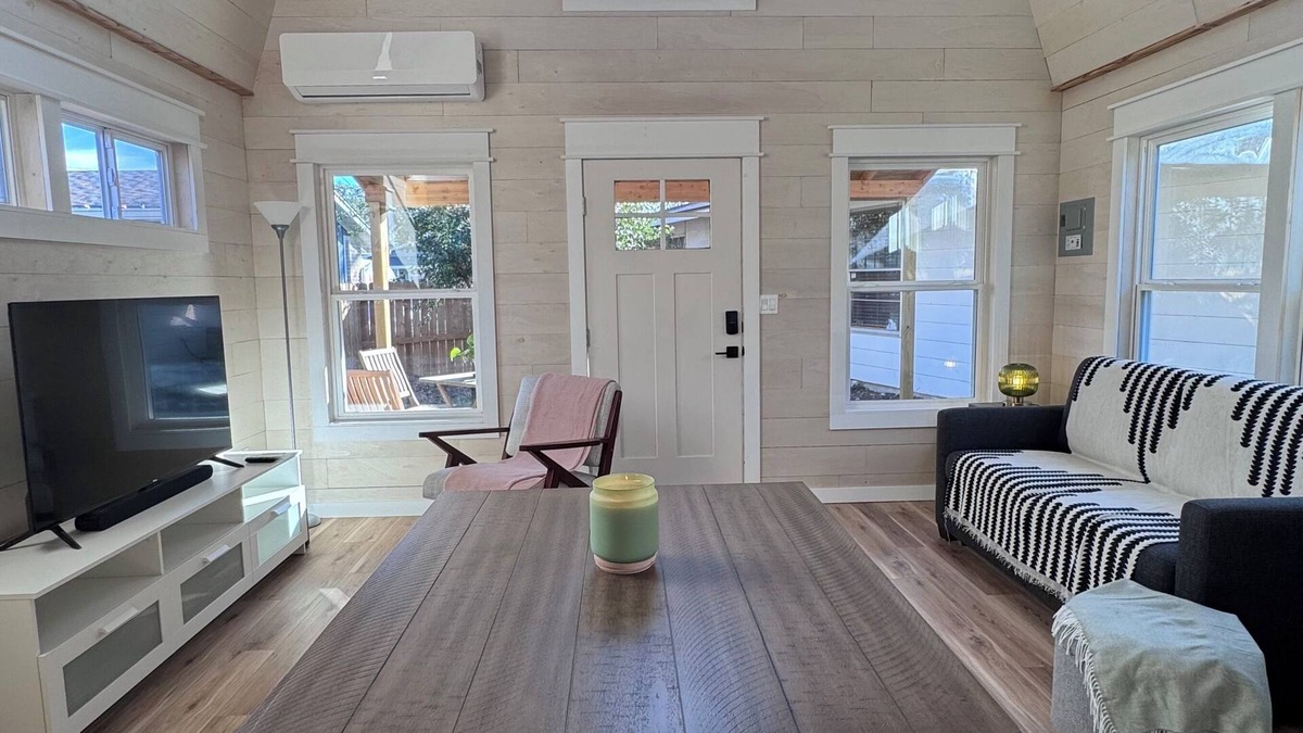 West San Antonio House | Urban Barn Retreat San Antonio - Escape the City While in the City!