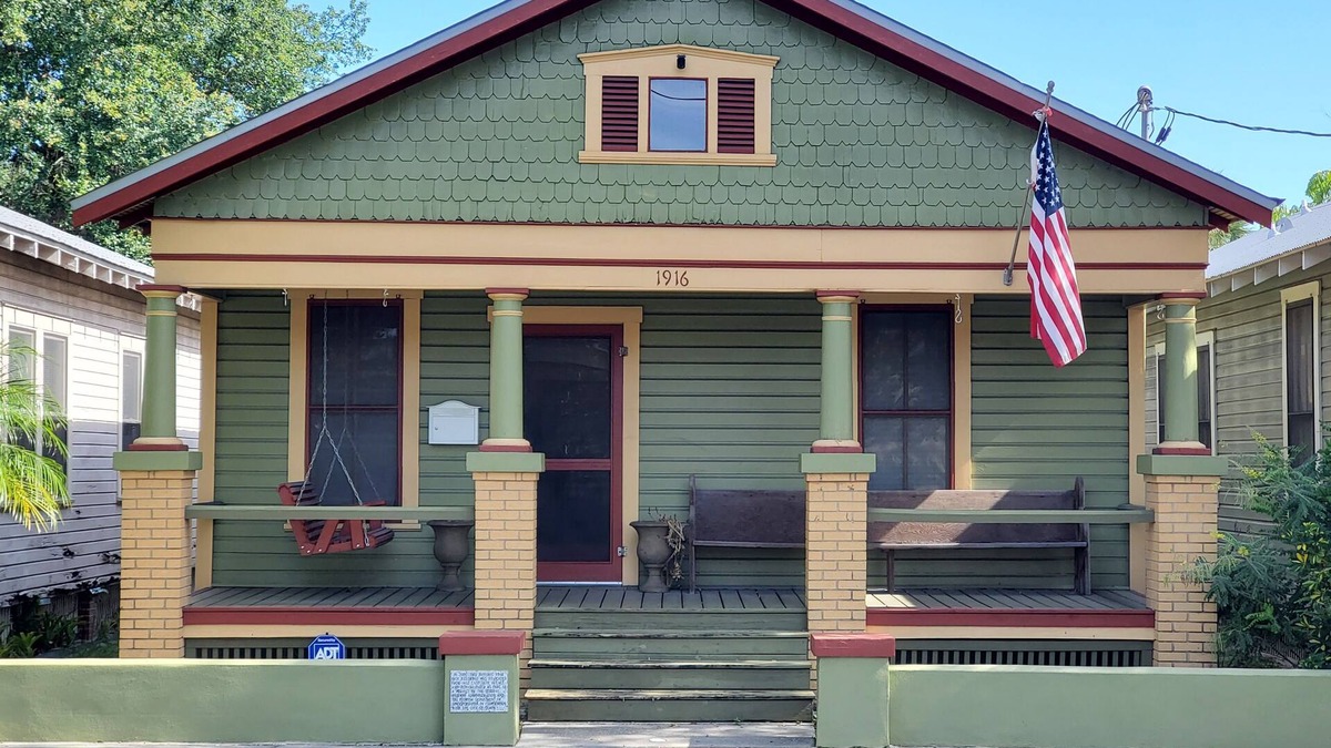 East Ybor House | Urban Bungalow . Close to EVERYTHING!