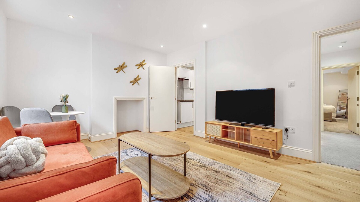 Redcliffe Apartment | Urban Chic Retreat in Chelsea, Two-Bedroom Flat