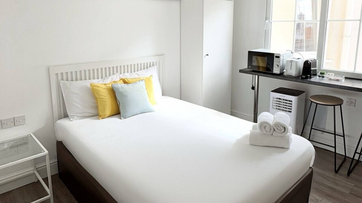 Gibraltar Apartment | Urban Chic Studio in the Heart of Town