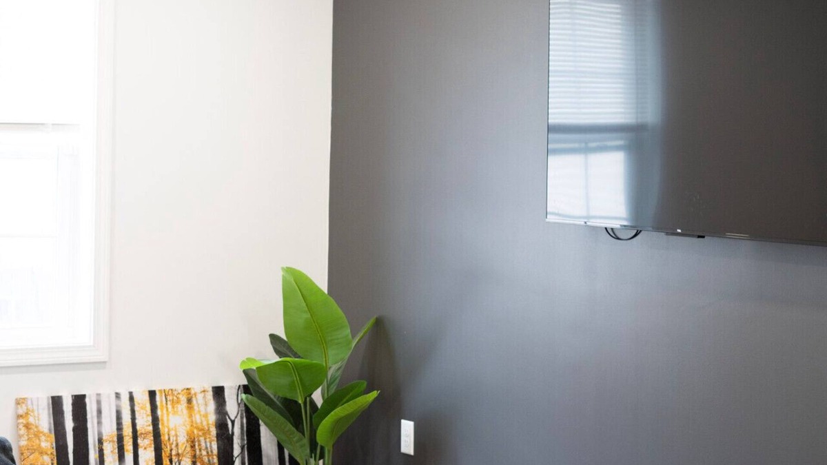 Mount Pleasant Apartment | Urban Contemporary Apartment